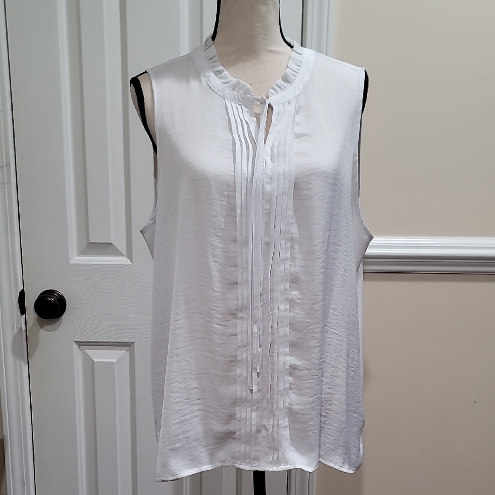 Simply Vera Vera Wang White Sleeveless Blouse